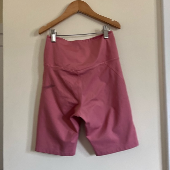 Girlfriend Collective bike shorts - pink - Picture 2 of 3